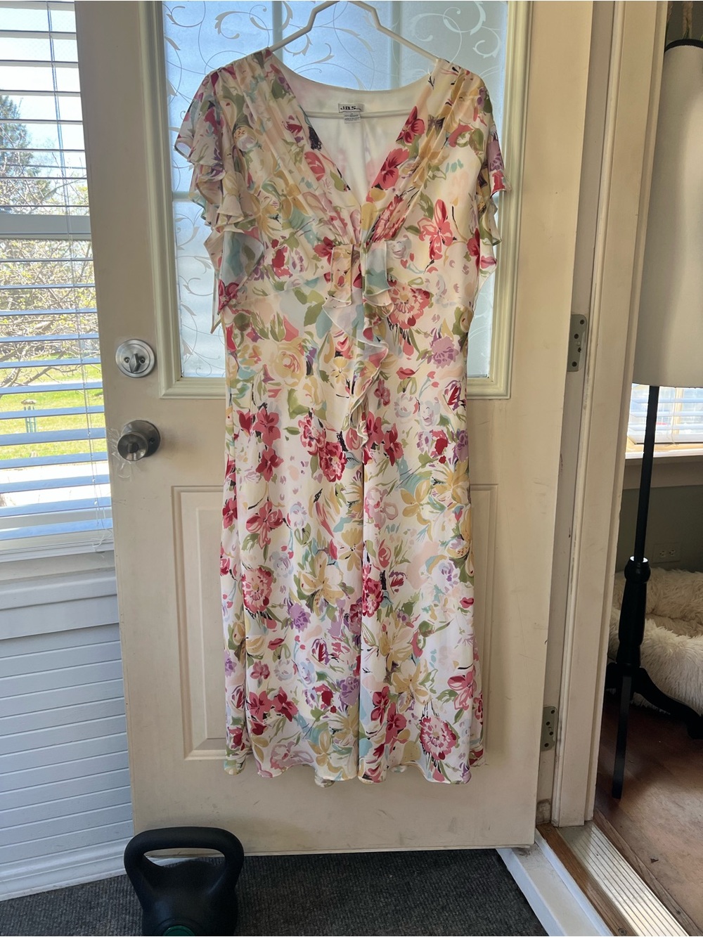 JBS MIDI Flutter Dress. Floral print, multicolor, flutter sleeve & hem. Size 18